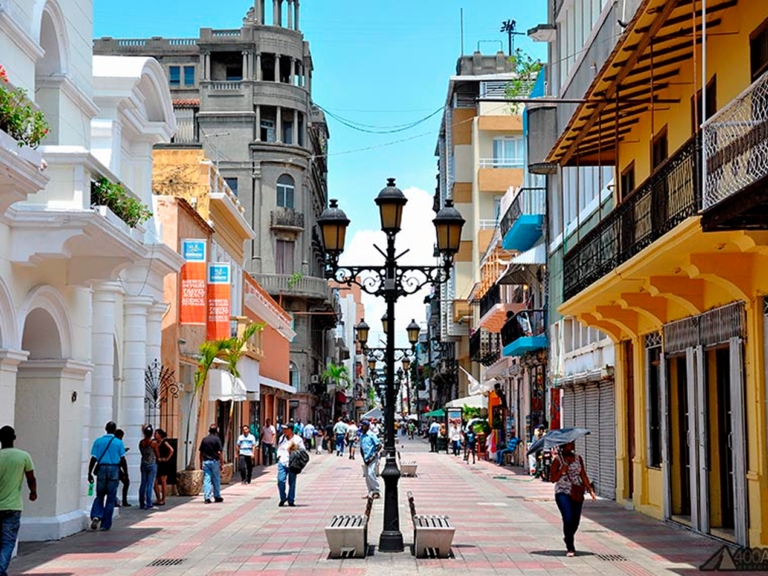 Santo Domingo Medio Día (desde Boca Chica / Juan Dolio)